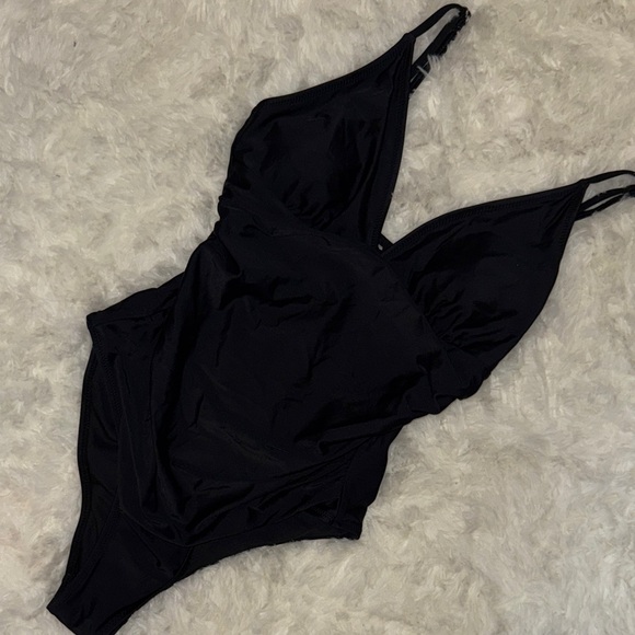 Chic Black One-Piece Swimsuit - Picture 1 of 4